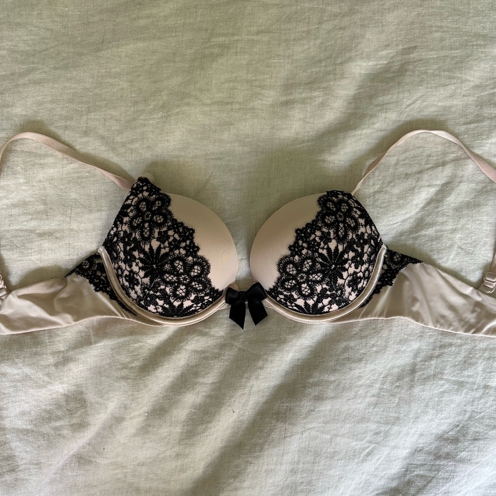 Victoria’s Secret push up bra